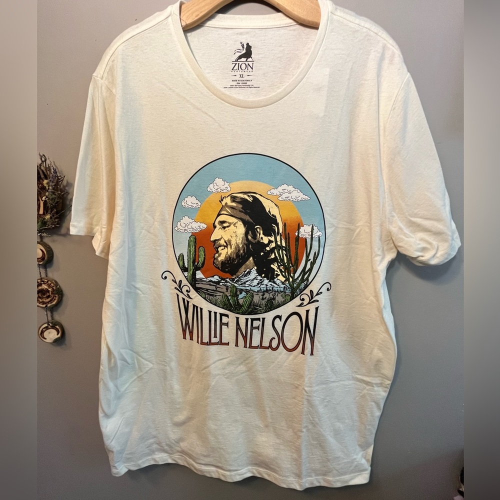 🌟 Old Navy | Licensed Tee